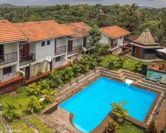 Wada Chirebandi - Guhāgar - Piscina