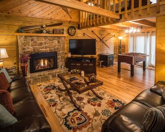 Meadow Cabin- The Perfect Cabin For Two - Davis - Living room