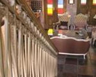 Ziyabey Konagi - Ayvalik - Stairs