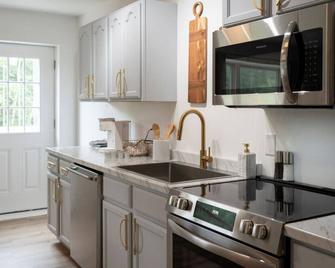 Stylish Escape Near Bar Harbor Acadia Park 7 - Trenton - Cucina