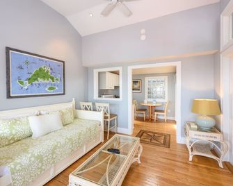 MV Surfside Hotel - Oak Bluffs - Obývací pokoj