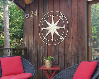 Georgian Bay Cottage in the Pines - Penetanguishene - Patio