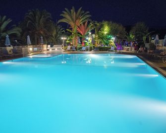 Athos - Lefkáda - Piscina