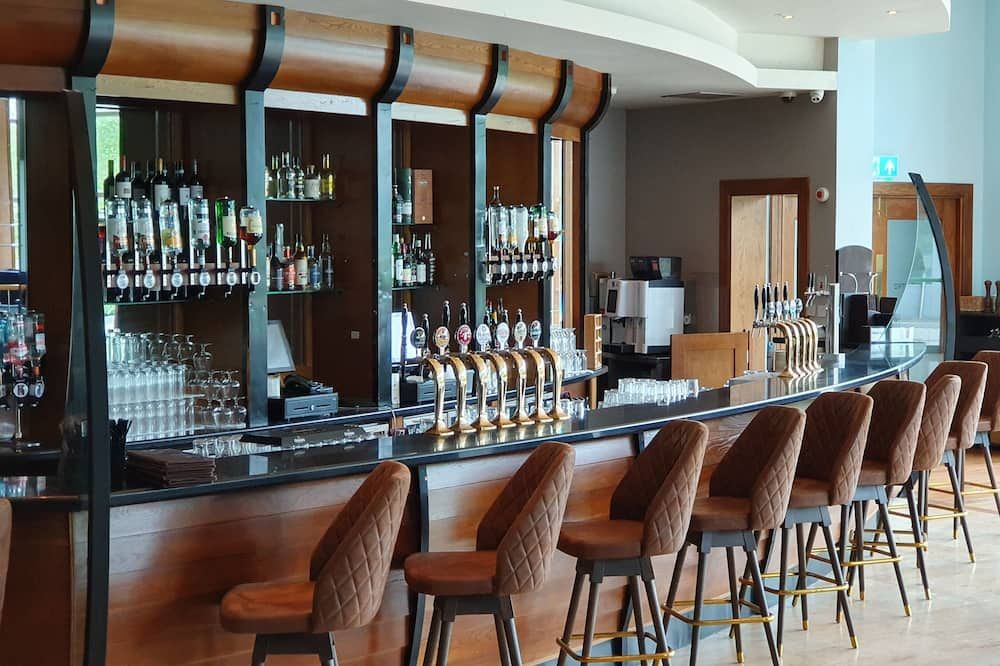 شيرووتر هوتل آند سبا