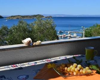 Apartment in Supetarska Draga with Seaview, Terrace, Air condition, WIFI (4552-9) - Rab - Balcon
