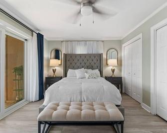 Water Front Condo with Boat Slip: The Dock House - Elizabeth City - Bedroom