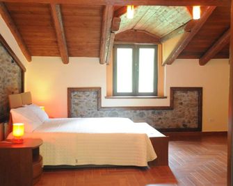 Relax Giusvalla River Villa 2 floors with Terrace - Stella - Bedroom