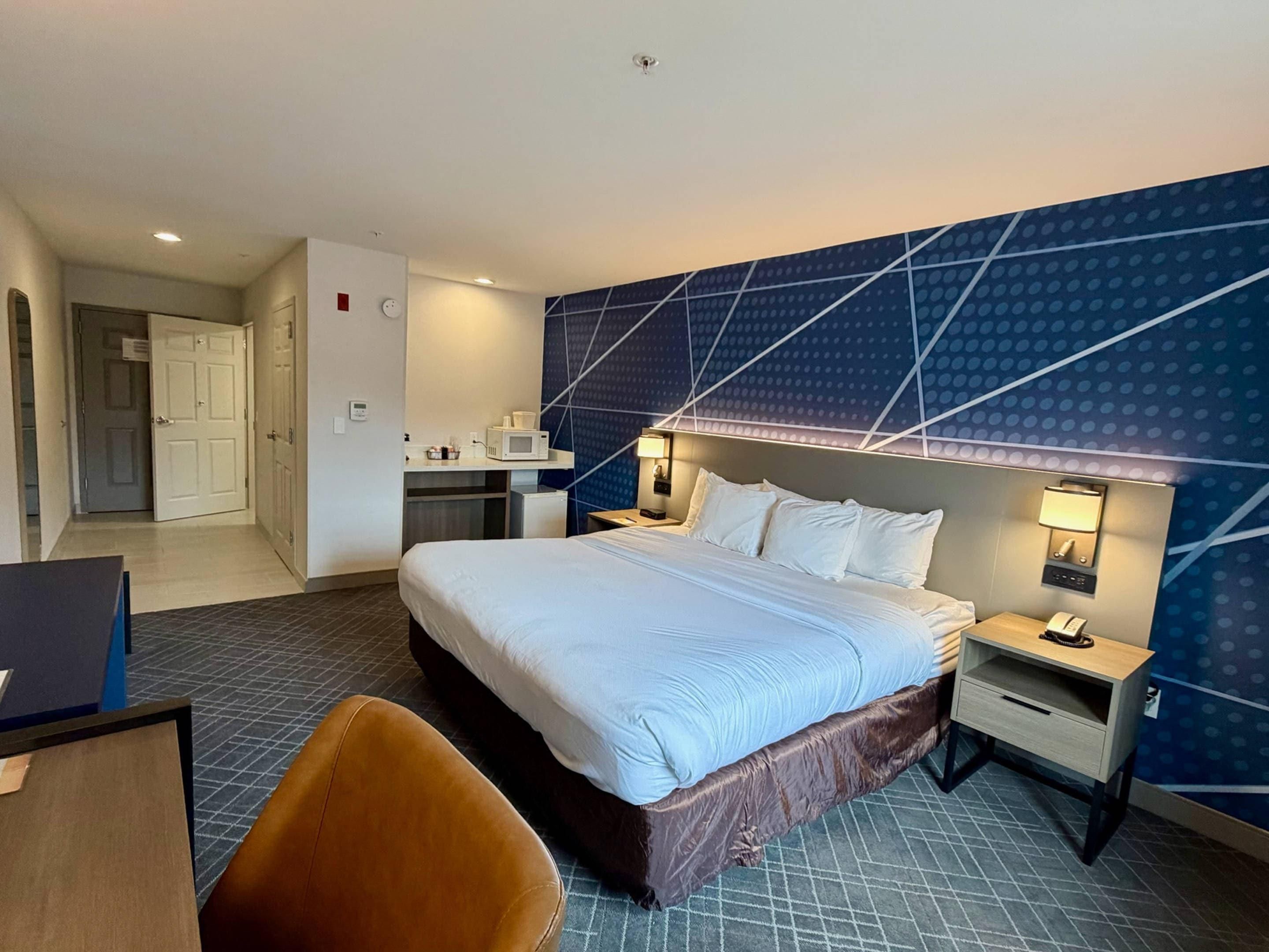 Comfort Inn and Suites Sturbridge-Brimfield - Sturbridge - Спальня