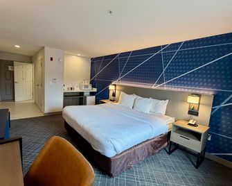 Comfort Inn and Suites Sturbridge-Brimfield - Sturbridge - Спальня