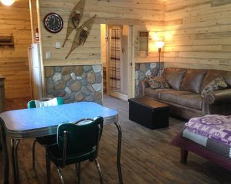 Glacier View RV Park and Cabins - Smithers - Bedroom