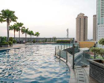 Spacious 2br Apartment At Gp Plaza - Jakarta - Pool