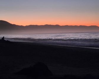 Cosy Bach, minutes to Neil's Beach, Jacksons Bay, with lots of adventures. - Haast - Plaża