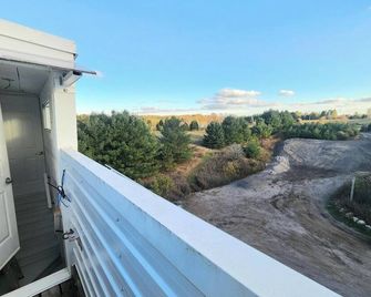 The Solar Barn - Large 3 Bedroom House In Palgrave on big property with trails - Tottenham - Balcony