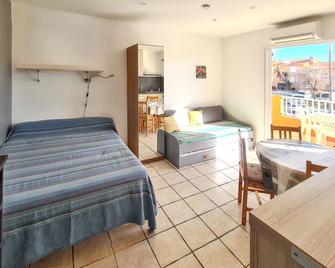 Studio confort à Hyères - 20 m² avec barbecue et terrasse - Hyères - Bedroom