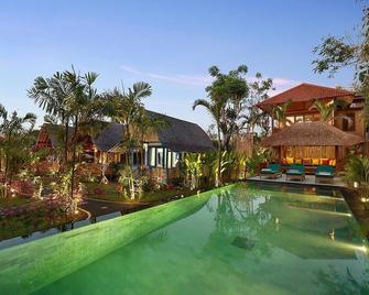 Uluwatu Lumbung Cottages - Denpasar - Kolam