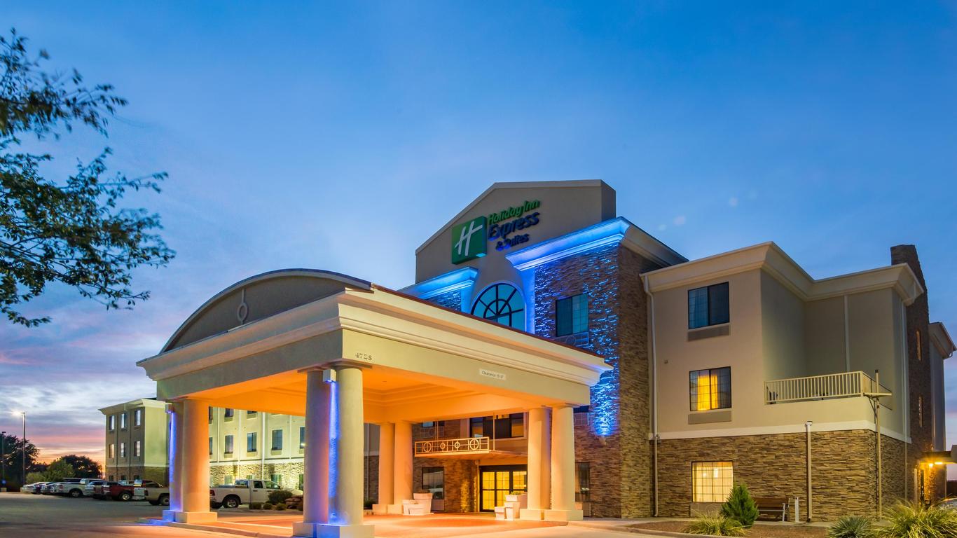 Holiday Inn Express & Suites Clovis