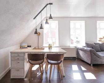 Apartmenthaus Theodor Storm - Unter Sternen - Husum - Salle à manger