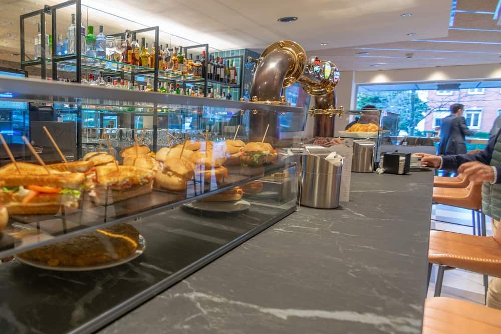 Hotel Zentral Ramiro I Oviedo - אוביידו - בופה