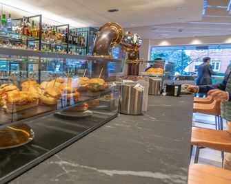 Hotel Zentral Ramiro I Oviedo - אוביידו - בופה