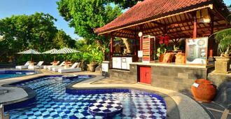 Inna Sindhu Beach Hotel & Resort - דנפסאר - בריכה