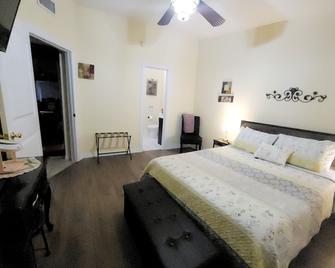 Entire Apartment With Private Hot Tub outside Of San Marcos City - San Marcos - Habitación