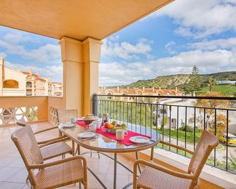 Baia Da Luz Spacious 3 Bed Apartment: Beach 5 Mins - Praia da Luz - Balcony