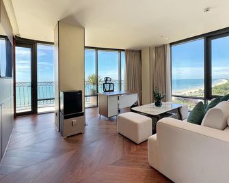 Holiday Beach Hotel Danang - דה נאנג - סלון