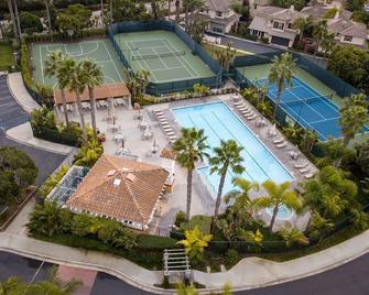 Beautiful Beach Resort- just 500 yards to Pacific Ocean book your stay today! - Carlsbad - Pool