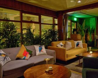 Palmyard Hotel - Manama - Living room