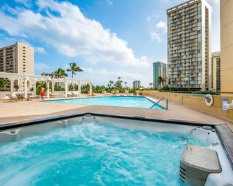 18th Floor Corner Studio with Awesome Pool in Waikiki. - Honolulu - Uima-allas