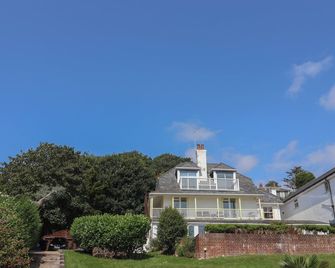 3 Harbour Heights - Lyme Regis - Building