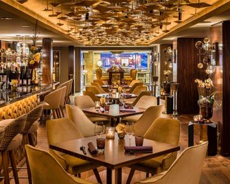 Fairmont Hotel Vier Jahreszeiten - Hampuri - Ravintola