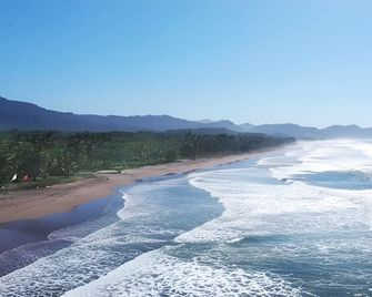 Rustic Beachfront Retreat in San Miguel, Guanacaste, sleeps 12 - Bejuco - Beach