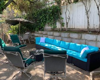 Spacious Comfy Renovated 4 BR 3 bath, quiet location, convenient to 101/280 - Belmont - Patio