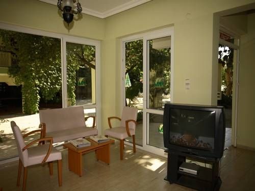 Green Garden City - אלניה - סלון