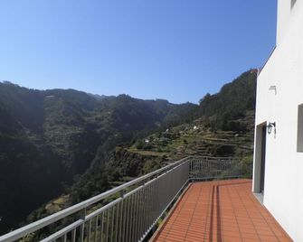 Villa Luz - Family House Vacations- Large Private Outdoor Area - Santa Cruz - Balcony