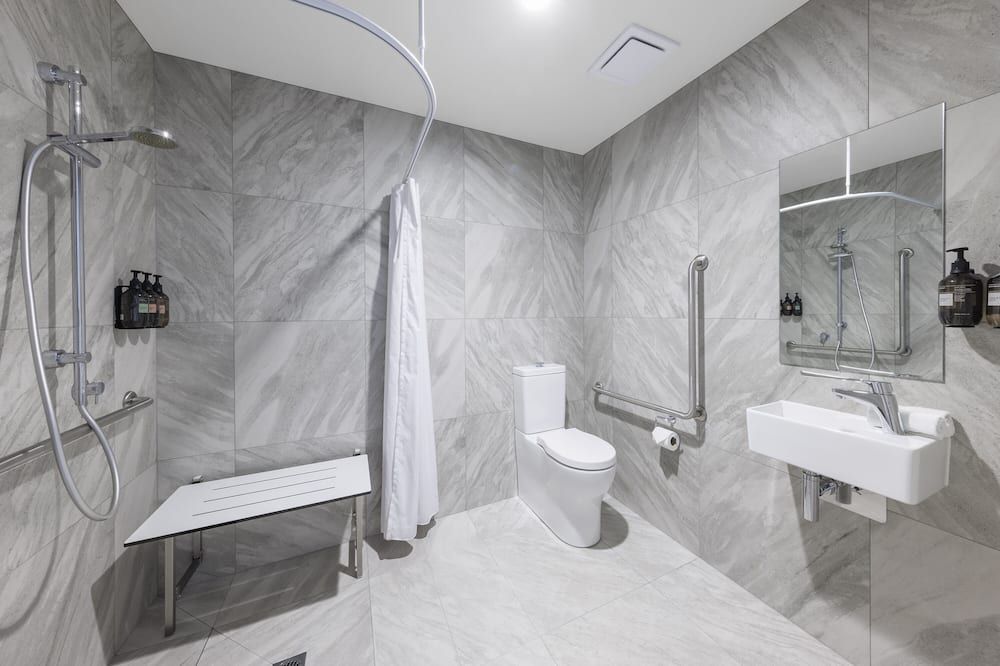 Hidden Lake Hotel And Apartments - Cambridge - Baño
