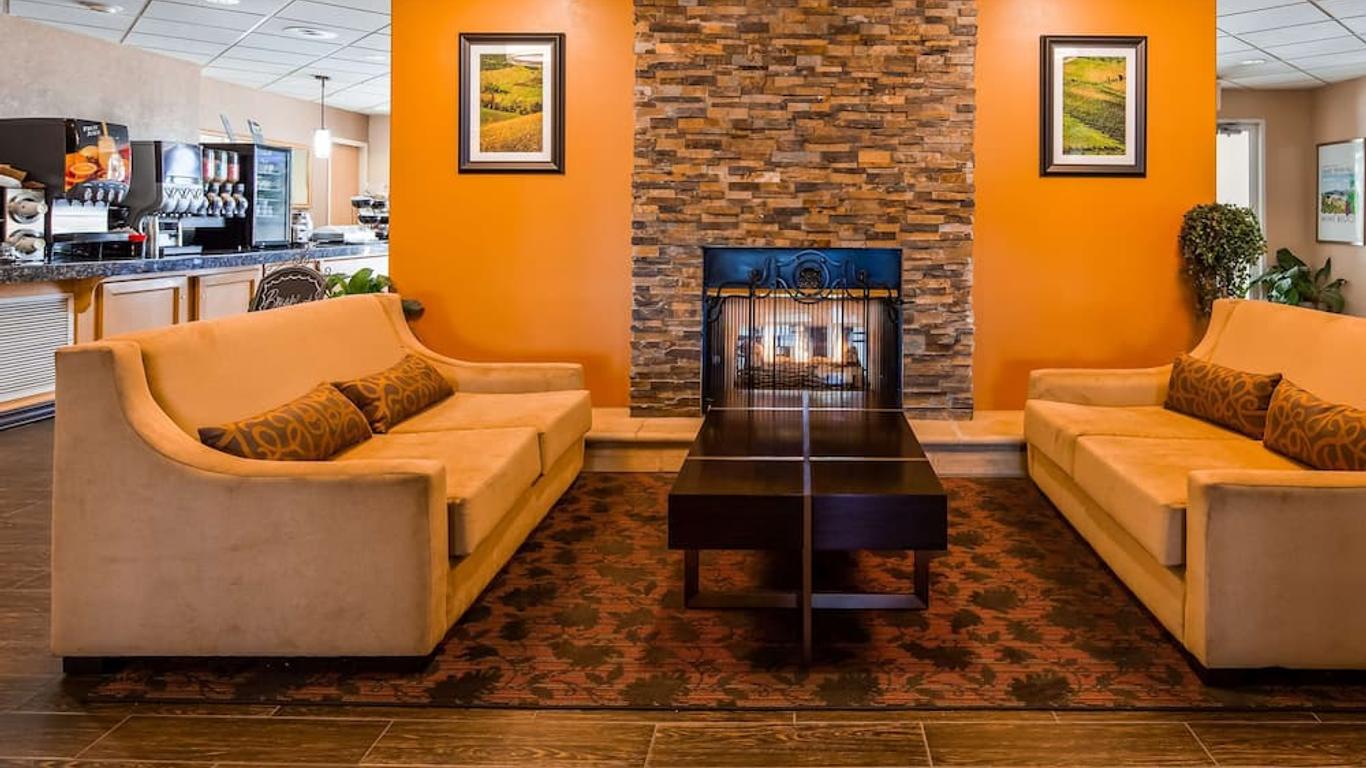 Best Western Plus Caldwell Inn & Suites