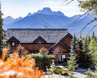 A Bear and Bison Country Inn - Canmore - Bâtiment