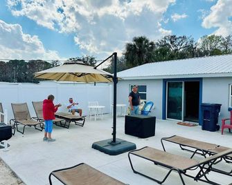 Cottage 22, The Boathouse - Dora Canal Court - a downtown, waterfront community - Tavares - Binnenhof