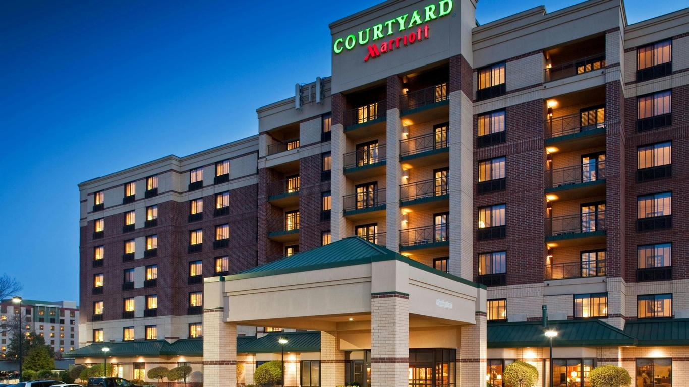 Courtyard by Marriott Bloomington by Mall of America