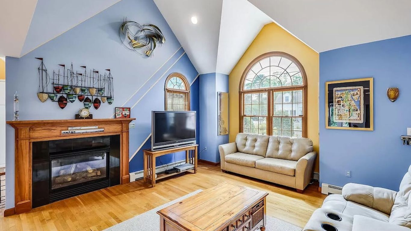 By The Sea Guests Bed & Breakfast & Suites