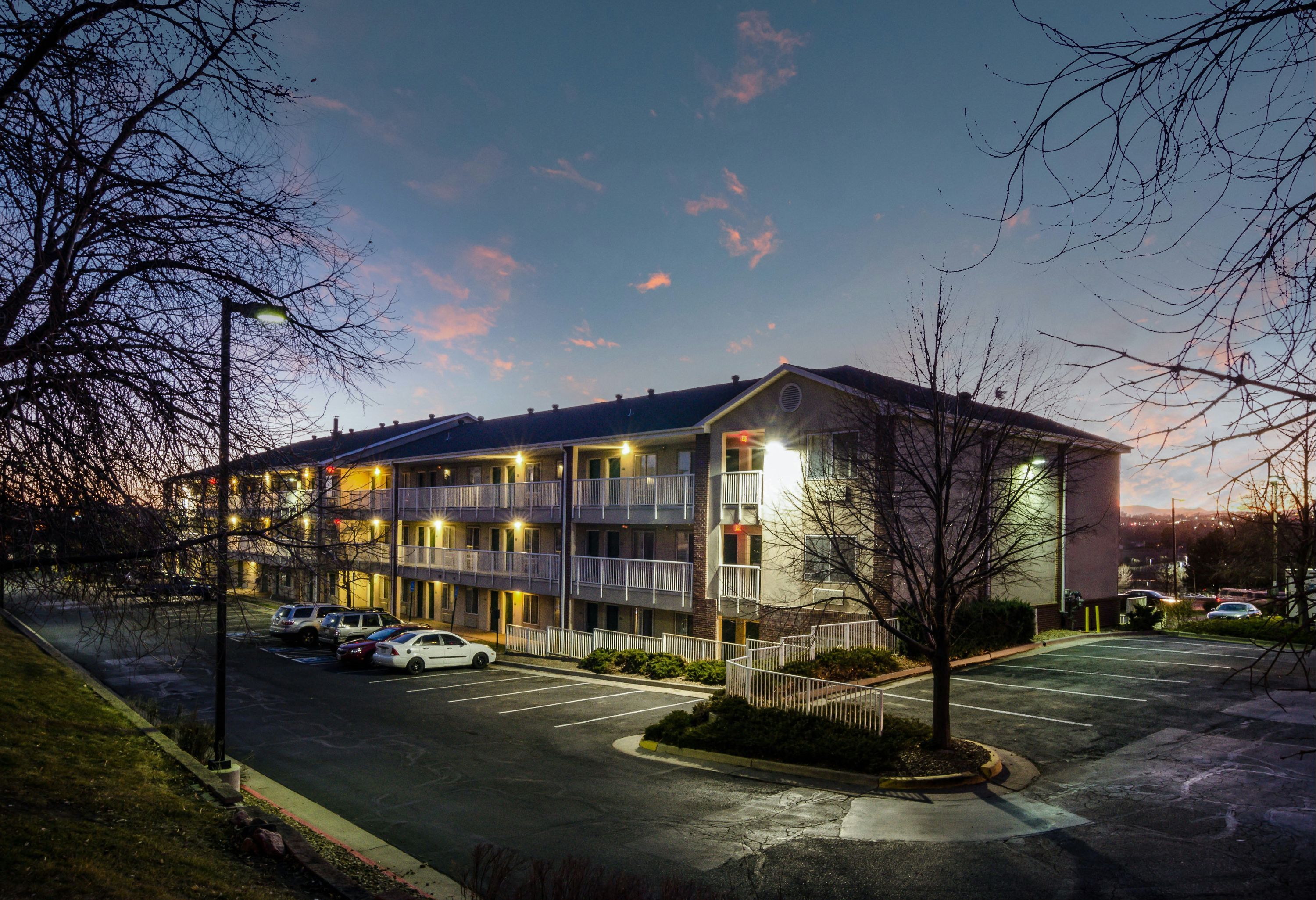 HomeTowne Studios by Red Roof Denver - Thornton - Thornton - Bâtiment