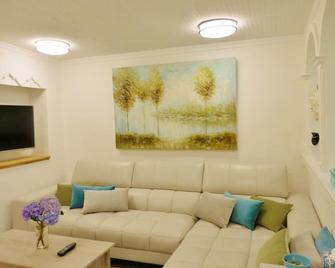 The Cottage - Monticello - Вітальня