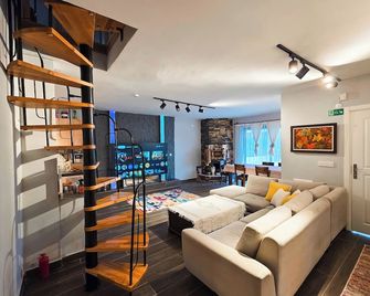 Villa Freya Sapanca A Luxurious Nature Escape 6x6m Private Heated Pool - Adapazarı - Wohnzimmer