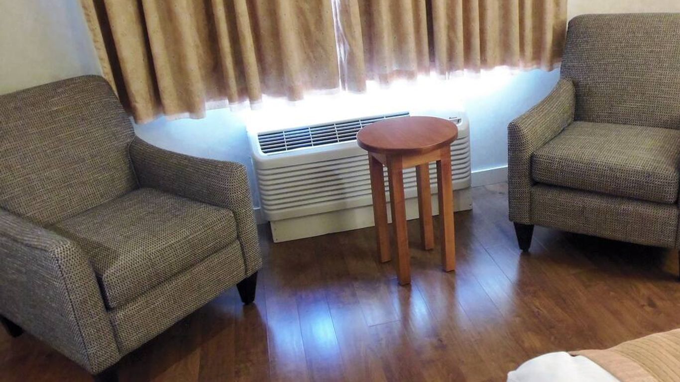 Rosslyn Inn and Suites