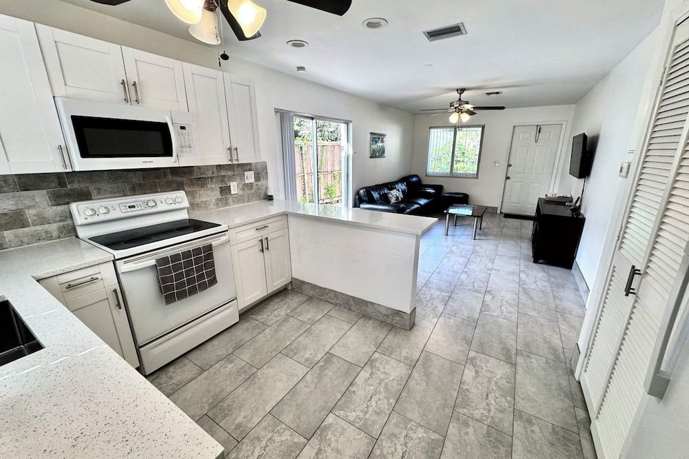 Victoria's Retreat-Close to Airport, Cruiseport, Whole Foods - Fort Lauderdale - Küche