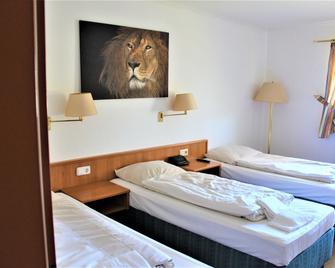 Hotel Alsterquelle - Henstedt-Ulzburg - Bedroom