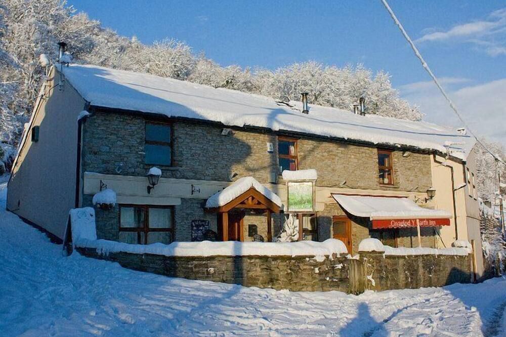 The Gwaelod y Garth Inn - Tongwynlais - Edificio