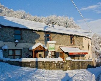 The Gwaelod y Garth Inn - Tongwynlais - Edificio
